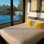 Bateau-hôtel Yellow Houseboat On Maggiore *