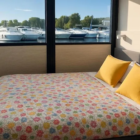 Botel Yellow Houseboat On Maggiore