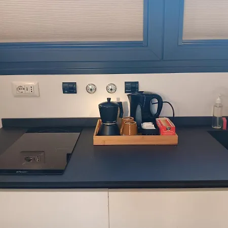 Botel Yellow Houseboat On Maggiore *